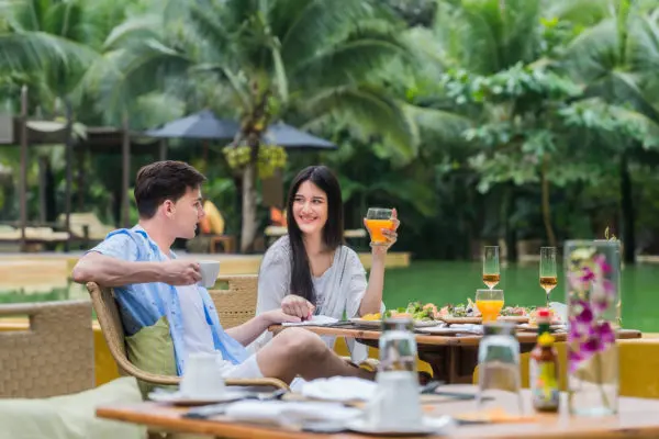BEACHFRONT RESTAURANT 10 10