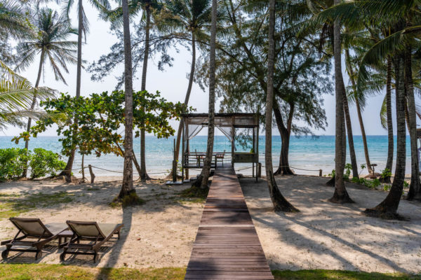 Beachfront Pool Villas