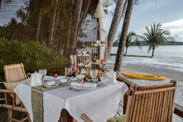 BEACHFRONT SUITE POOL VILLA 2 10) Beachfront Suite Pool Villa