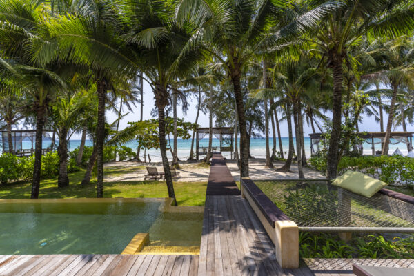 BEACHFRONT SUITE POOL VILLA 3 2) Beachfront Suite Pool Villa