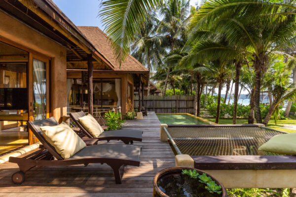BEACHFRONT SUITE POOL VILLA 6 4) Beachfront Suite Pool Villa