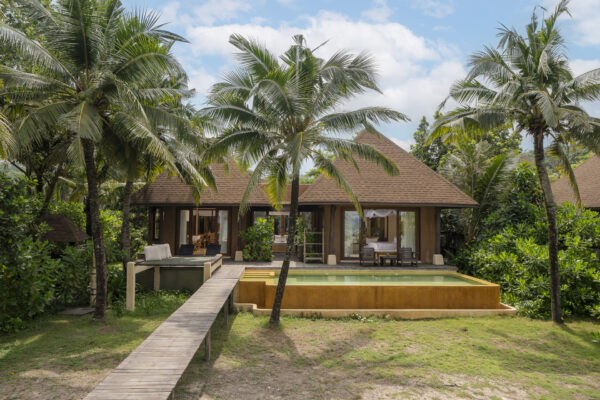 BEACHFRONT SUITE POOL VILLA 5 4) Beachfront Suite Pool Villa(1)