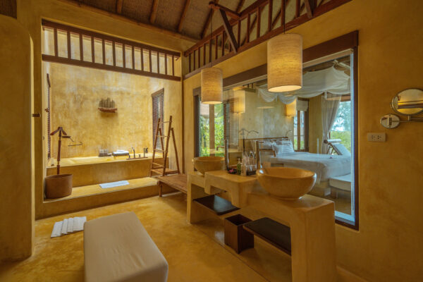 BEACHFRONT SUITE POOL VILLA 12 8) Beachfront Suite Pool Villa